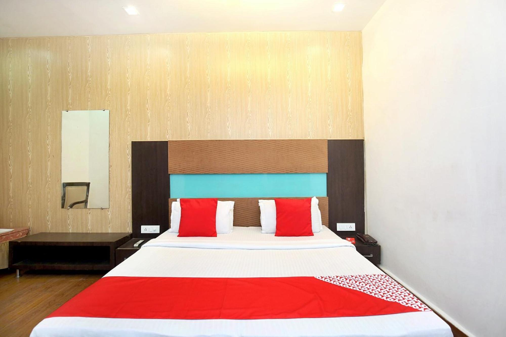 Hotel O Queensland 암리차르 외부 사진