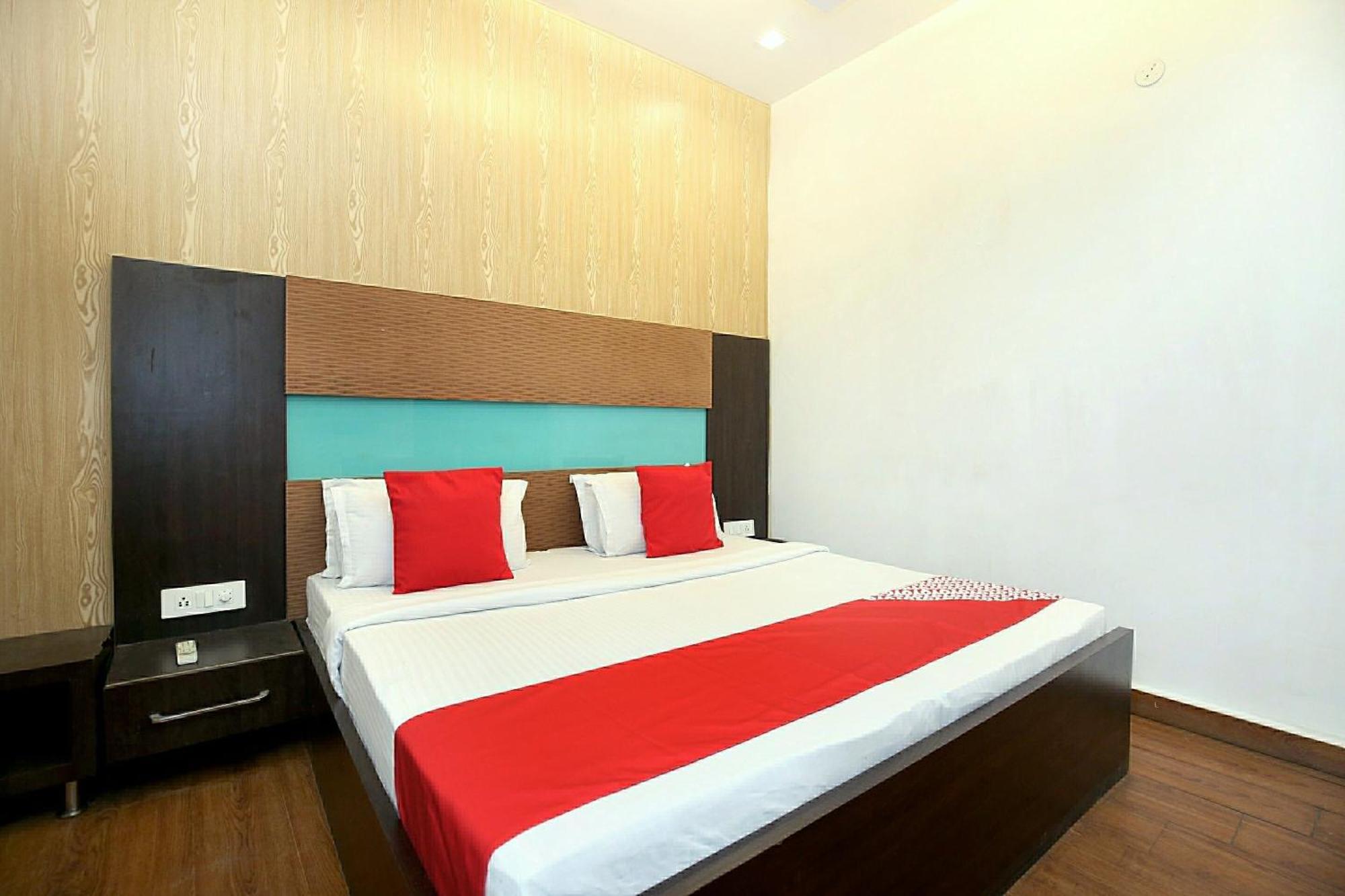 Hotel O Queensland 암리차르 외부 사진